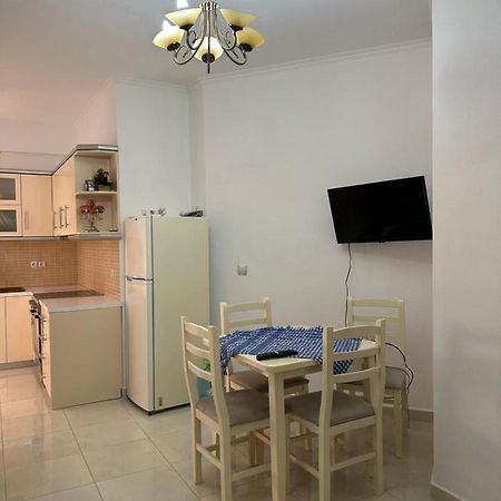 Velis Apartment Sarandë Esterno foto