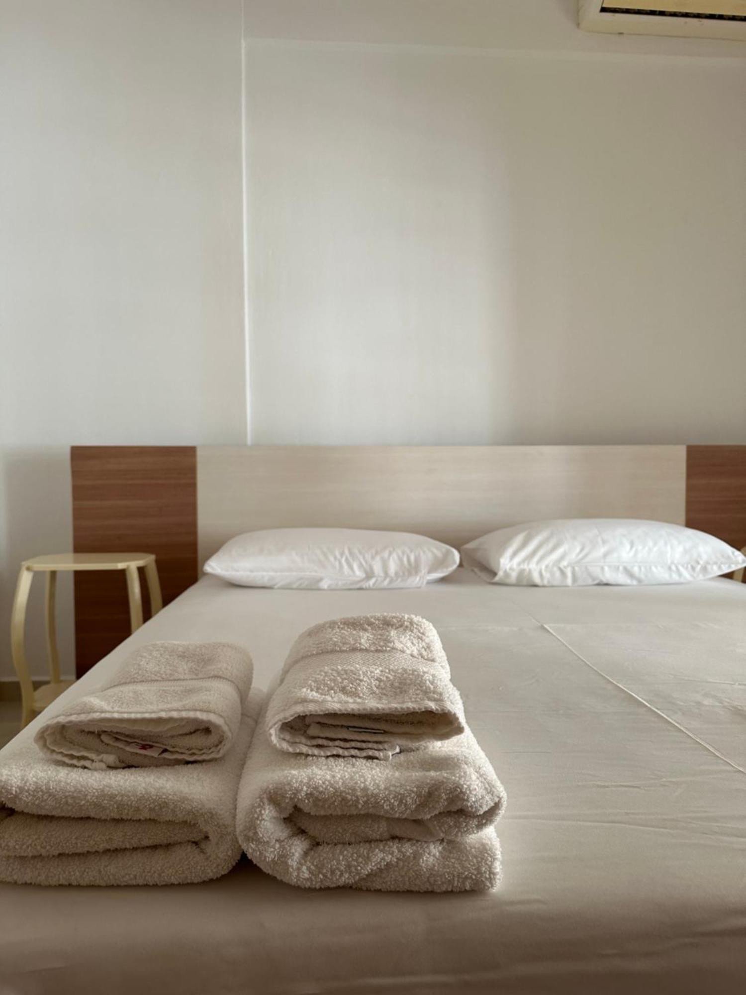 Velis Apartment Sarandë Esterno foto